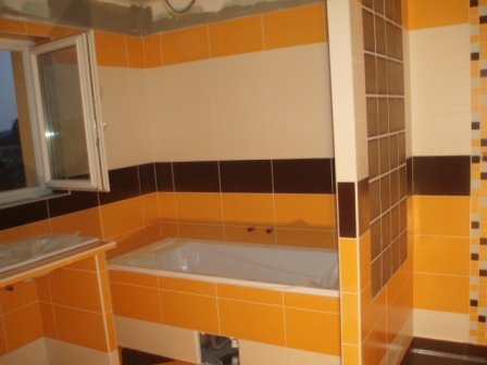 Velka prestavaná kupelna  Vana, 071.jpg
